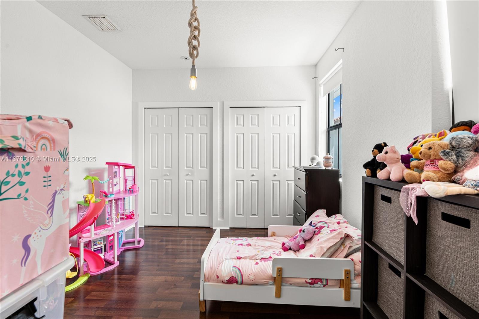 A11876510 Property Photo 30