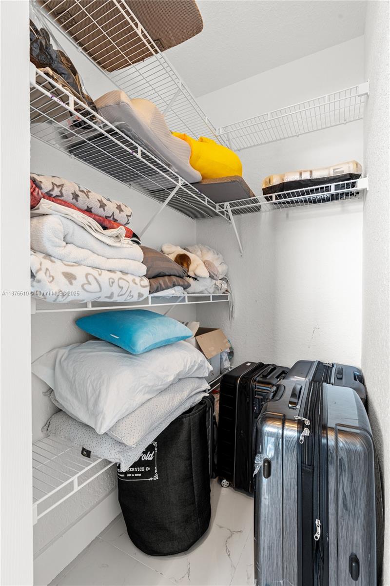 A11876510 Property Photo 32