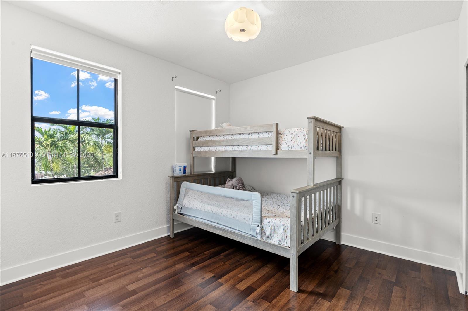 A11876510 Property Photo 33