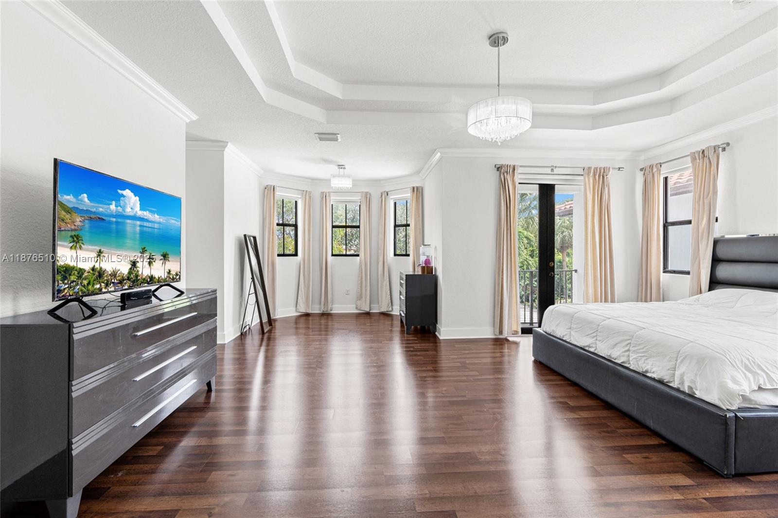 A11876510 Property Photo 37