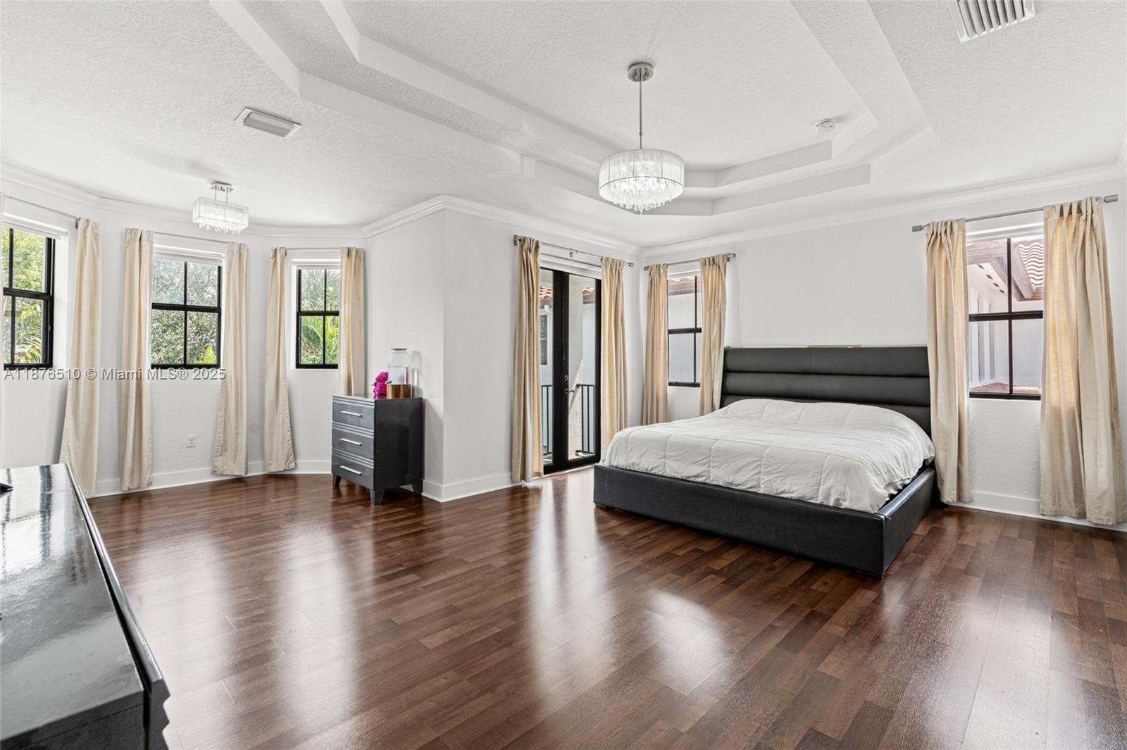 A11876510 Property Photo 38