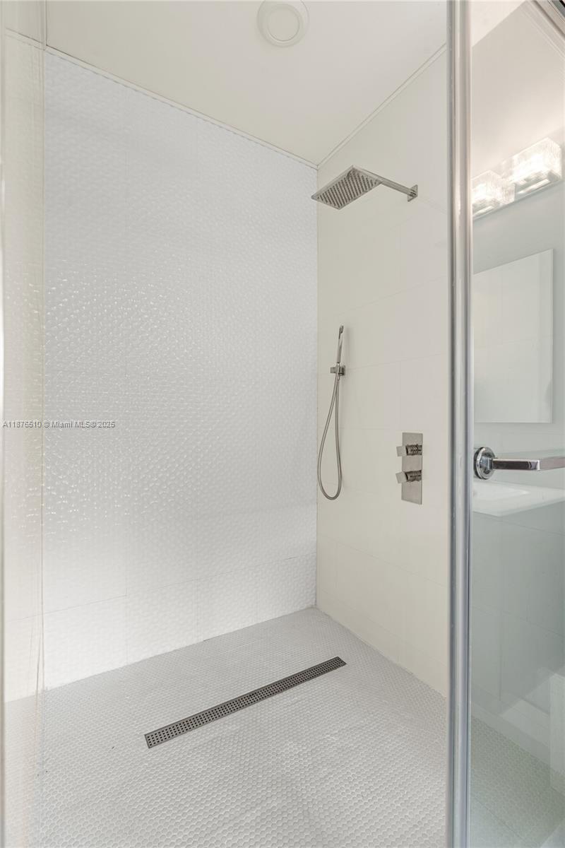 A11876510 Property Photo 42