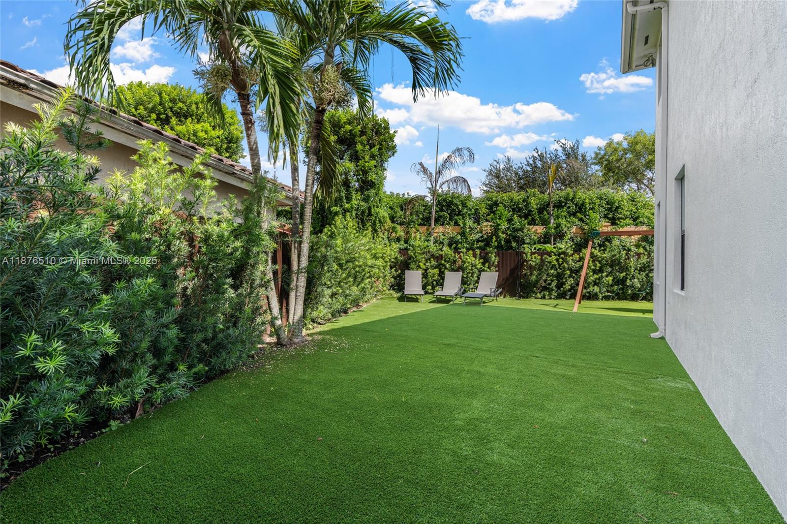 A11876510 Property Photo 46