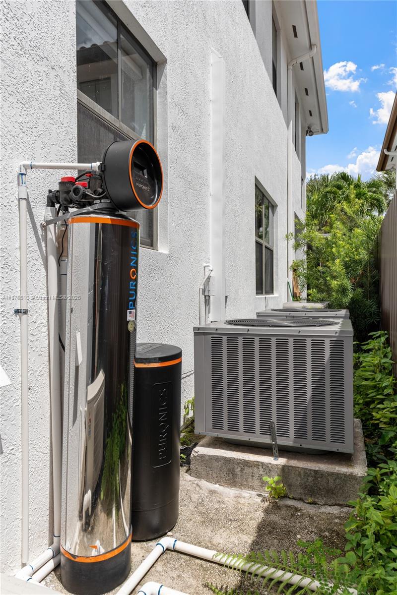 A11876510 Property Photo 54