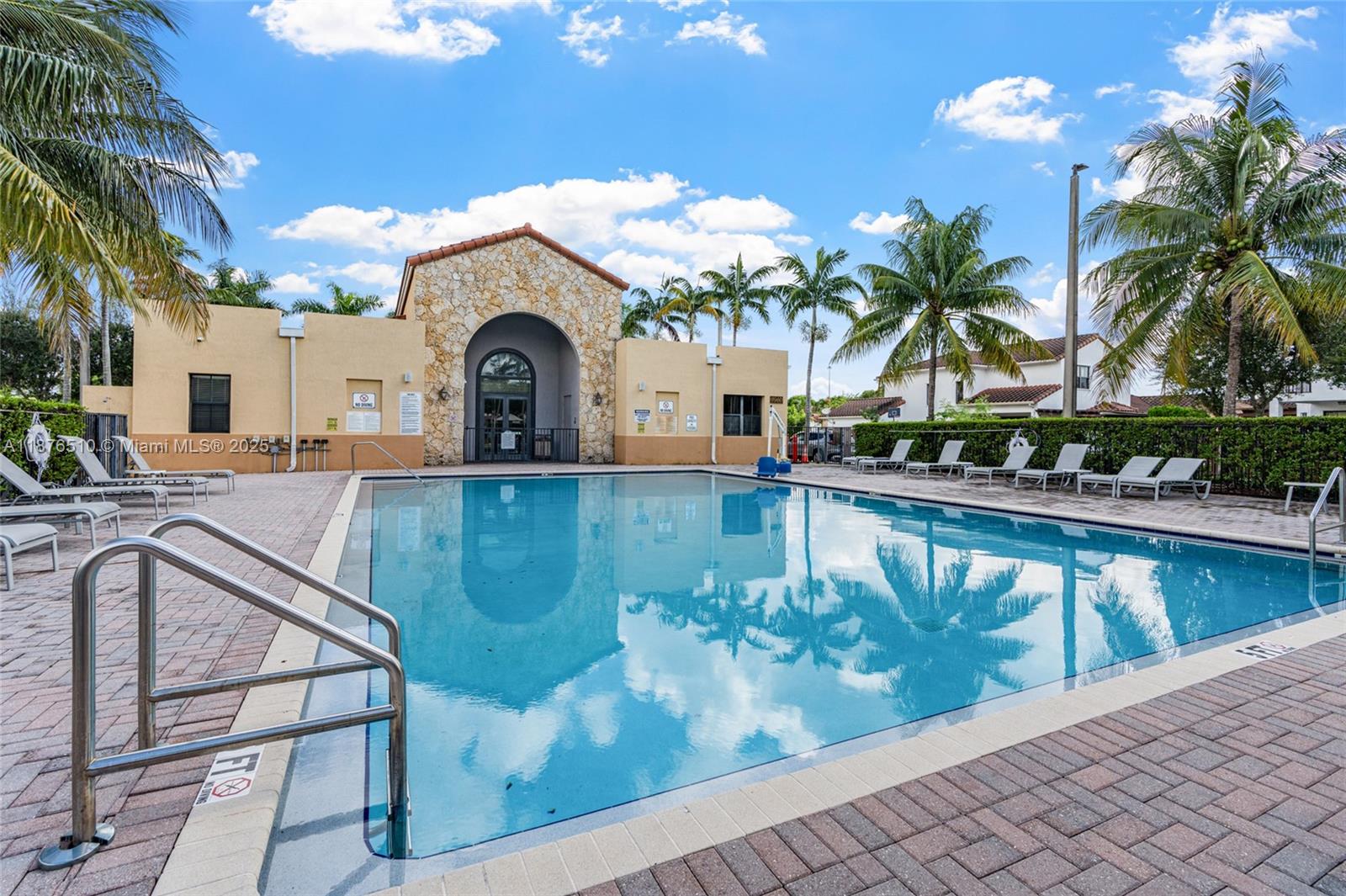 A11876510 Property Photo 64