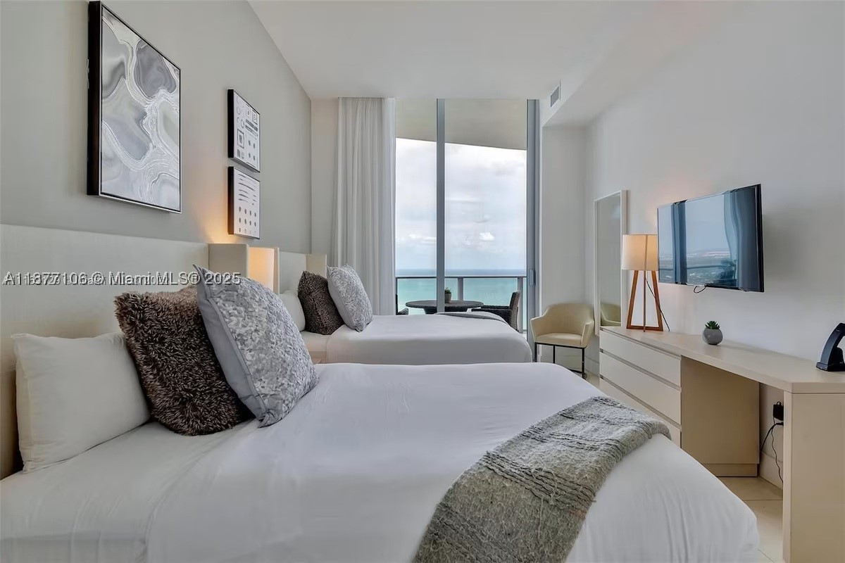 4111 S Ocean Dr Ph4106 Property Photo 4