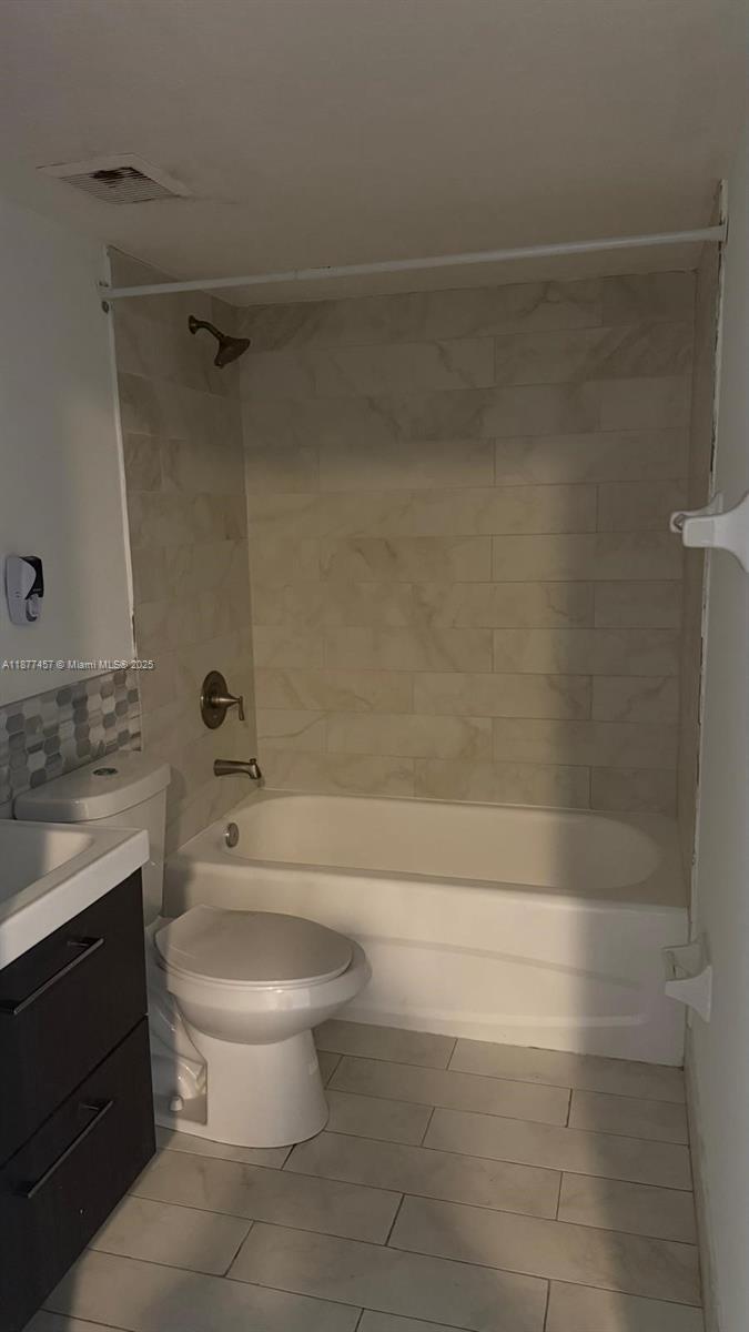 2650 Se 12th Pl 103 Property Photo 8