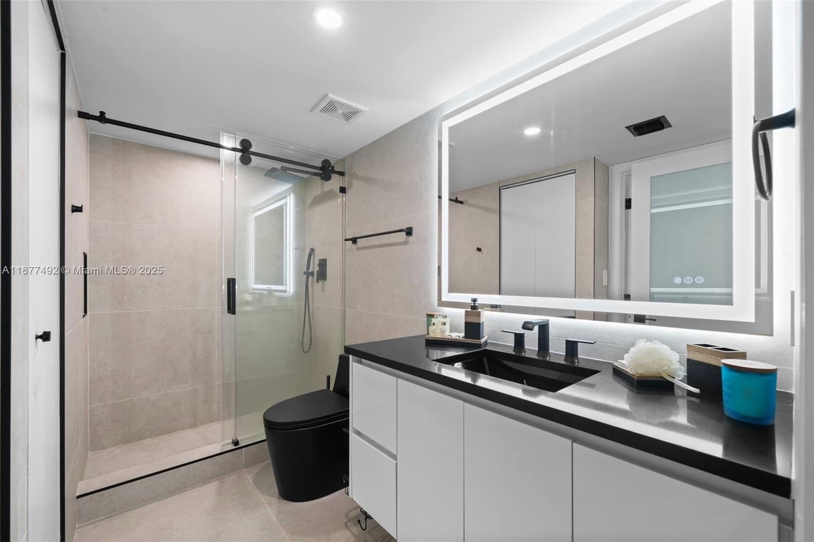 1200 Brickell Bay Dr 2812 Property Photo 7