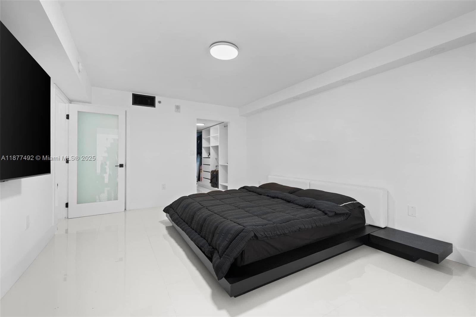 1200 Brickell Bay Dr 2812 Property Photo 9