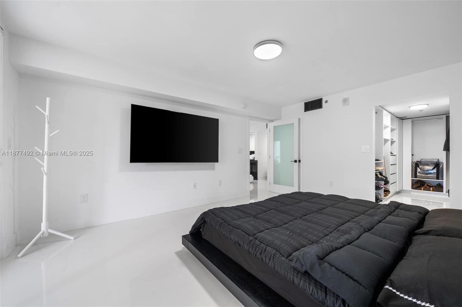 1200 Brickell Bay Dr 2812 Property Photo 13
