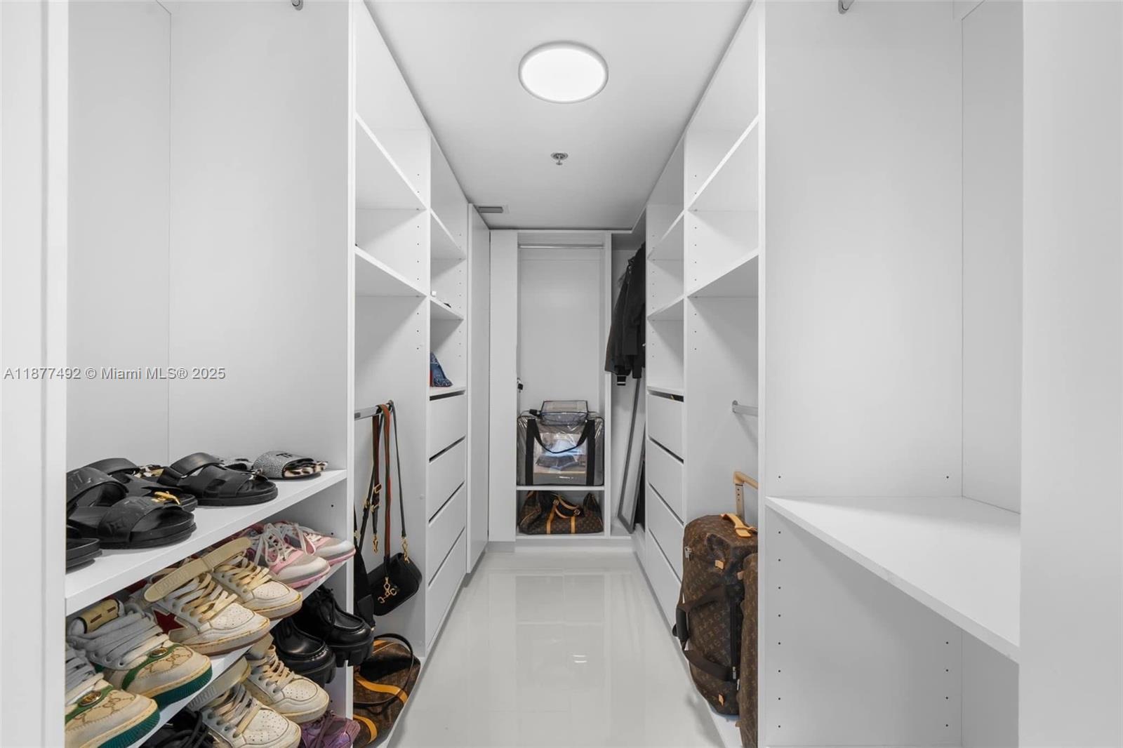 1200 Brickell Bay Dr 2812 Property Photo 23
