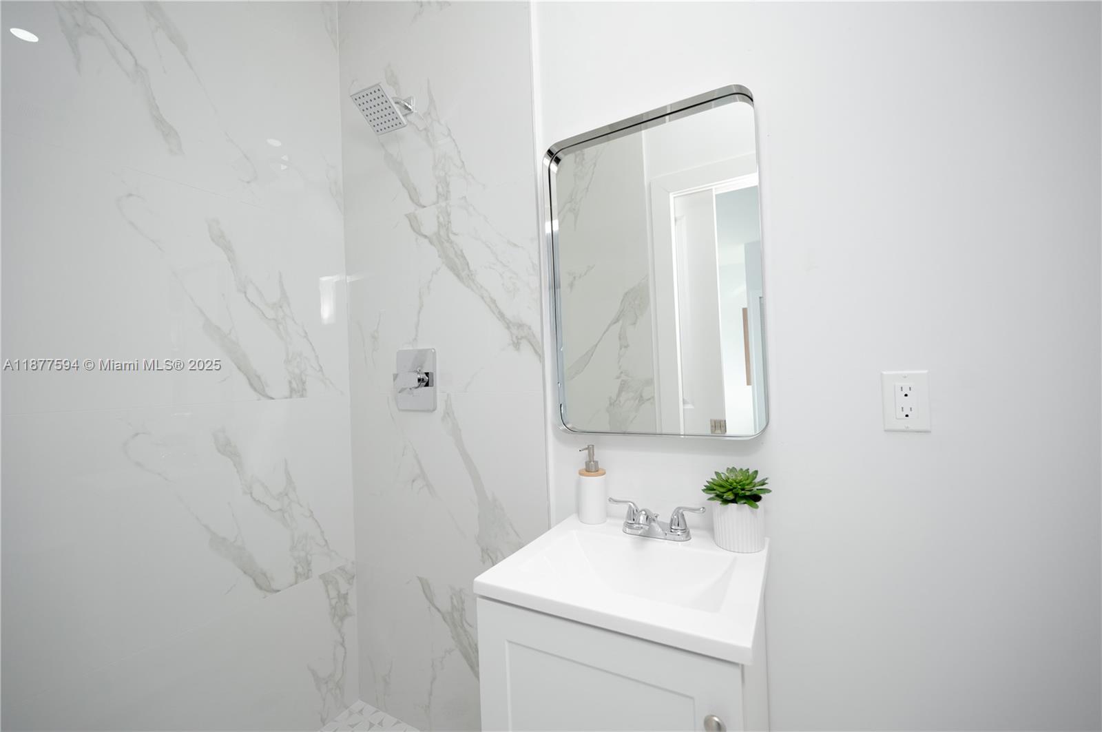 238 Nw 2nd St 6 Property Photo 13