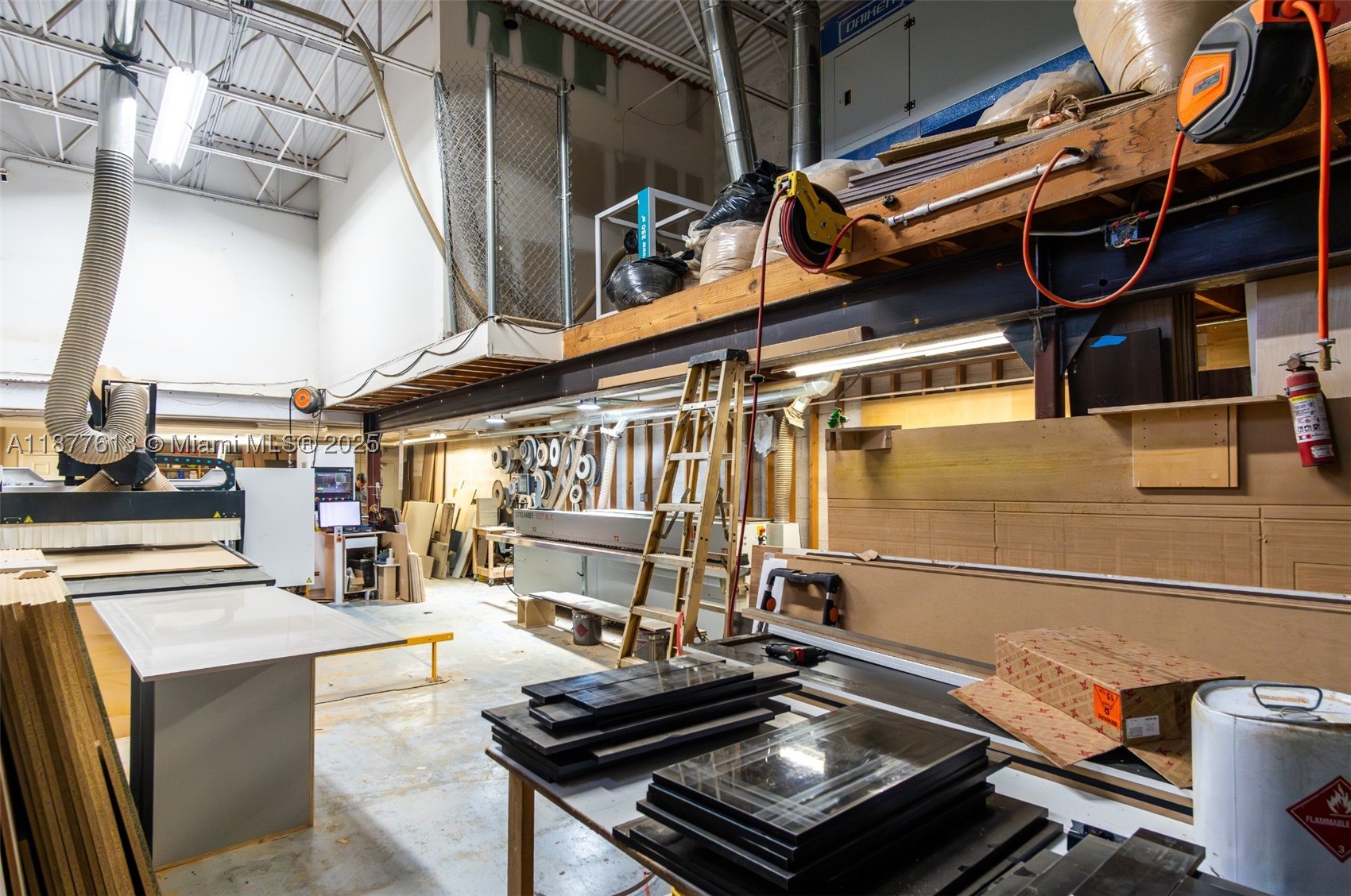 A11877613 Property Photo 9