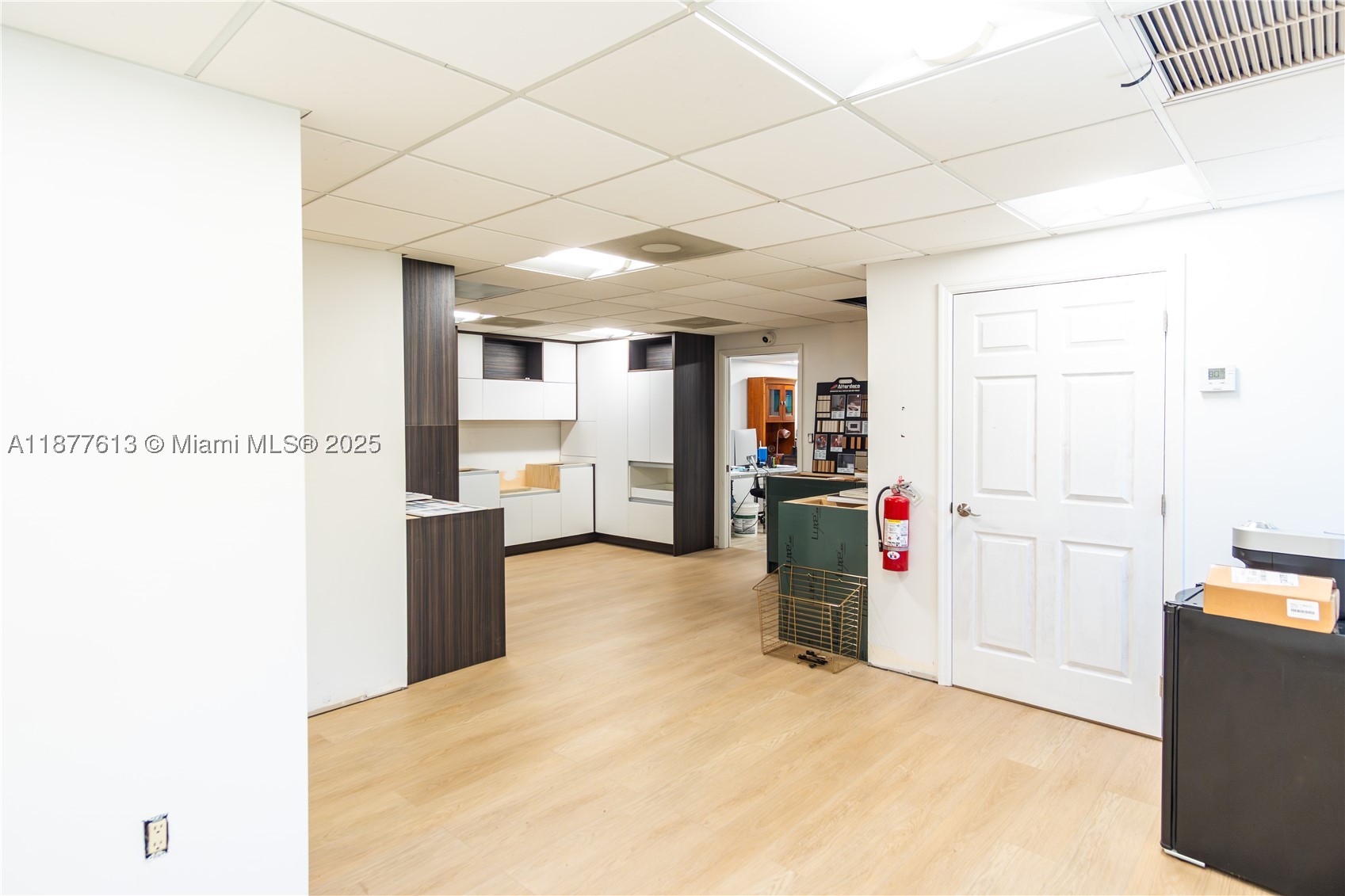 A11877613 Property Photo 16