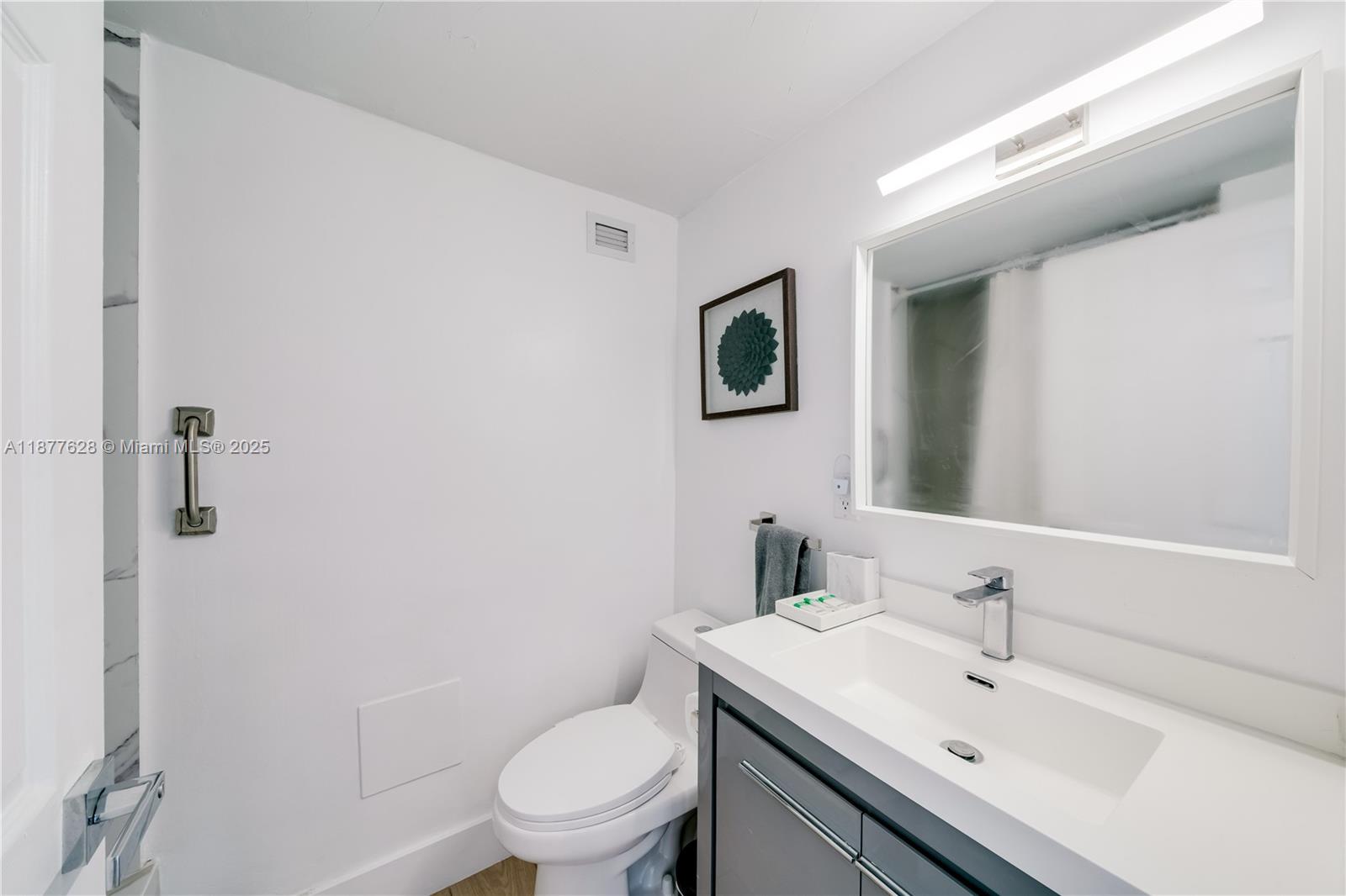 5601 Collins Ave 1011 Property Photo 25