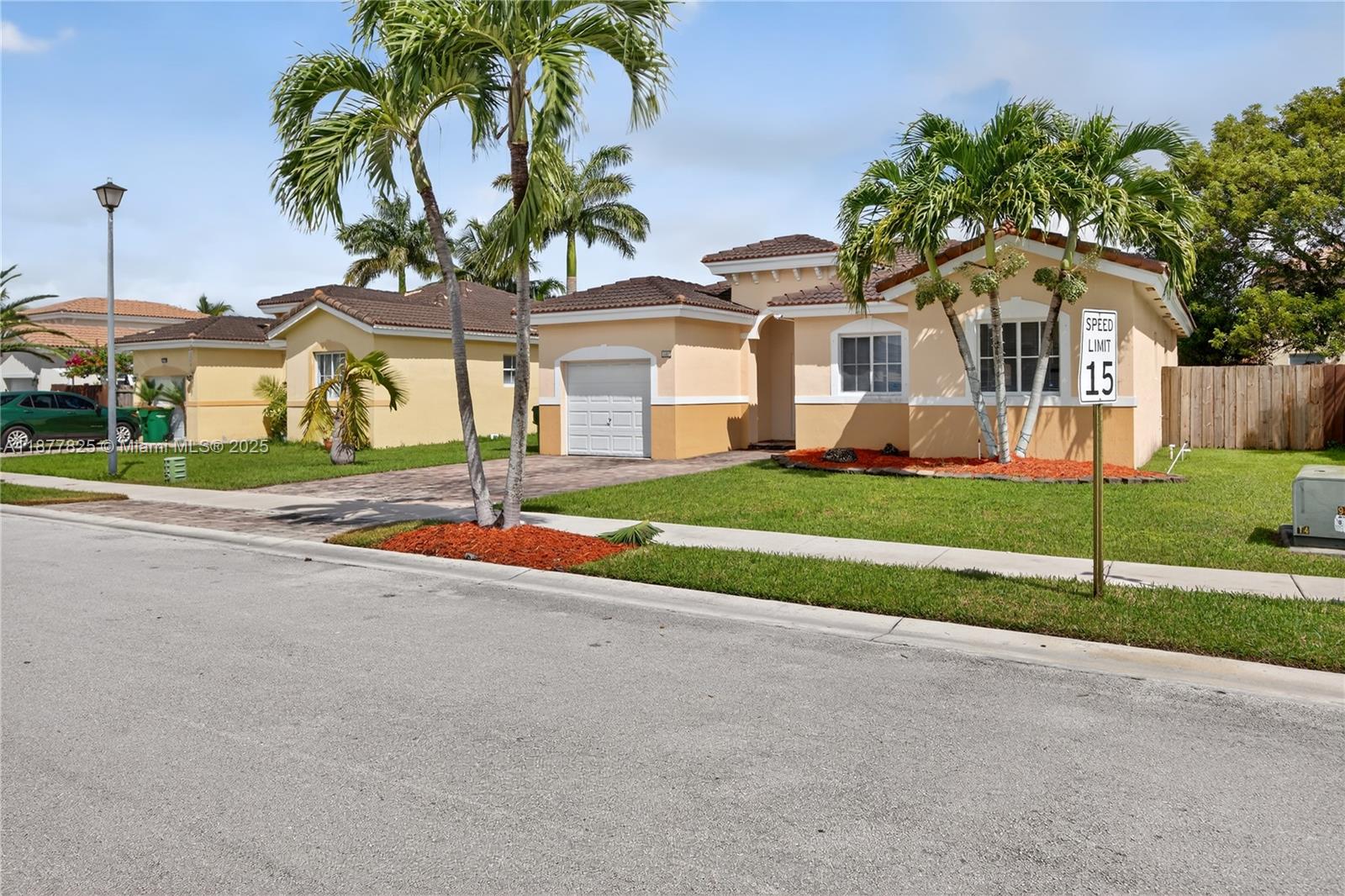 4281 NE 16th St Property Photo 1