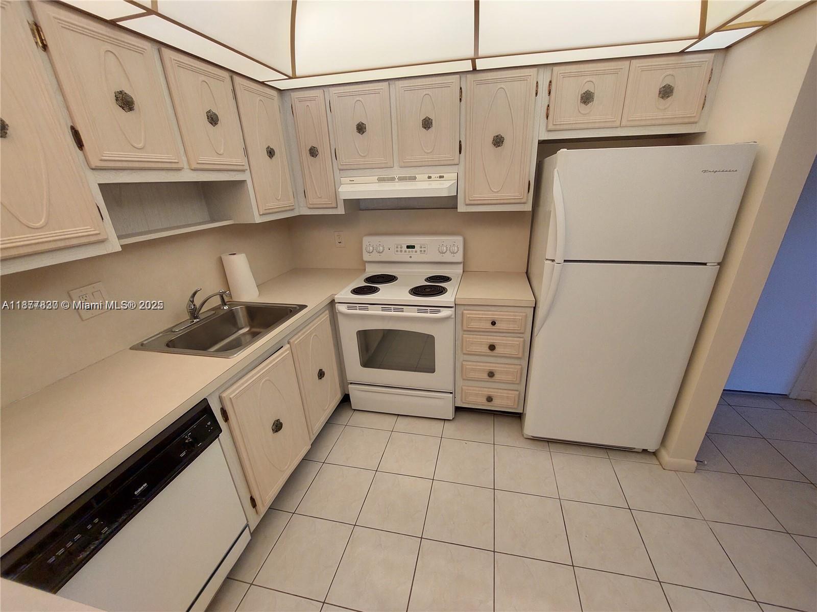 257 S Cypress Rd 438 Property Photo 1