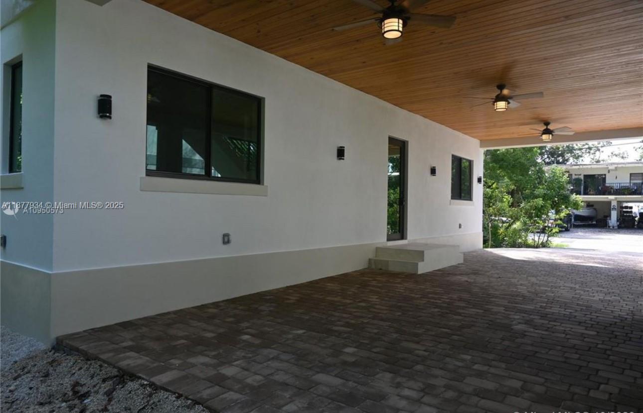 14 Coral Dr 1 Property Photo 2