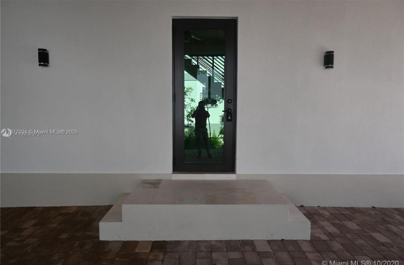 14 Coral Dr 1 Property Photo 3