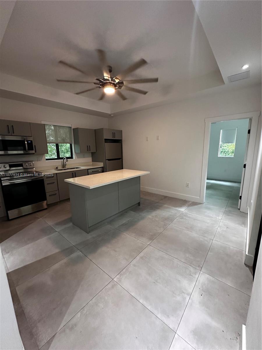 14 Coral Dr 1 Property Photo 5