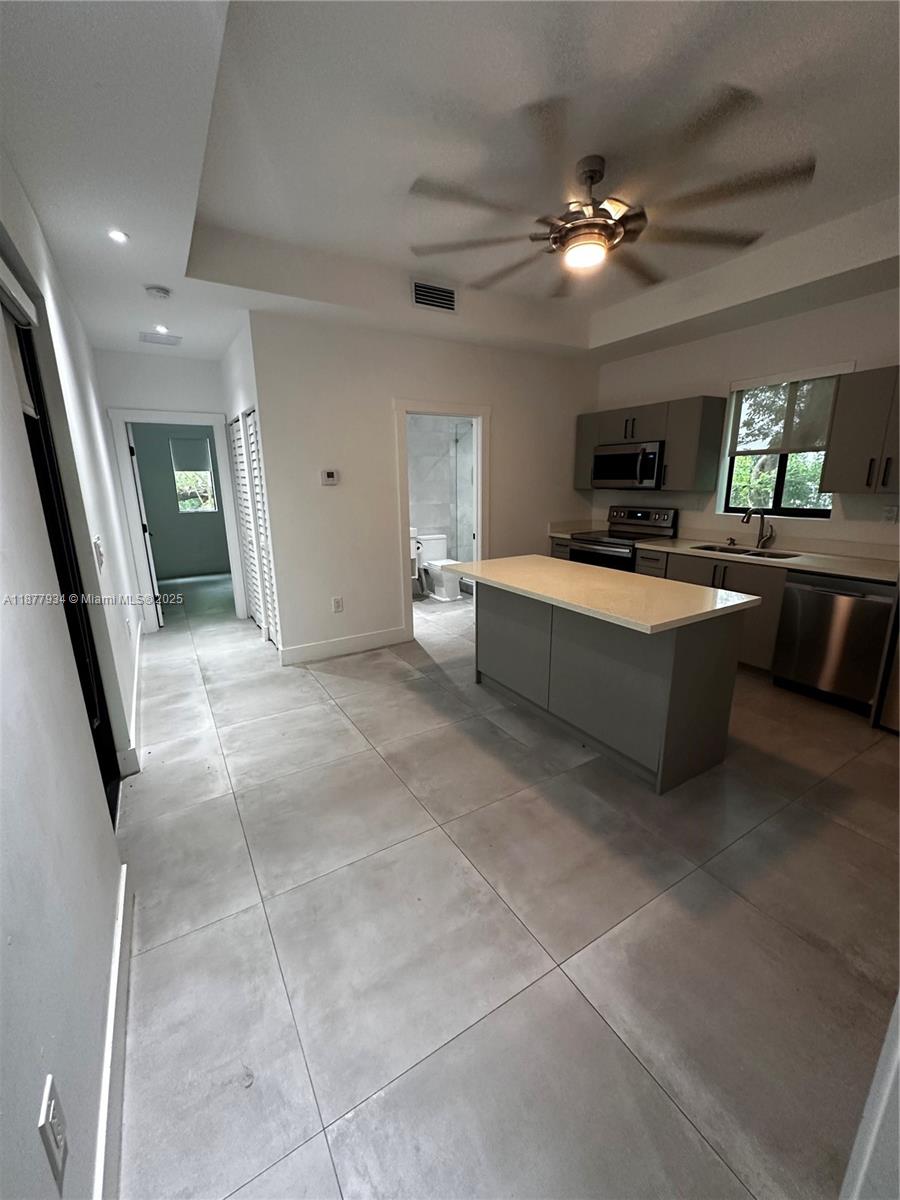 14 Coral Dr 1 Property Photo 6