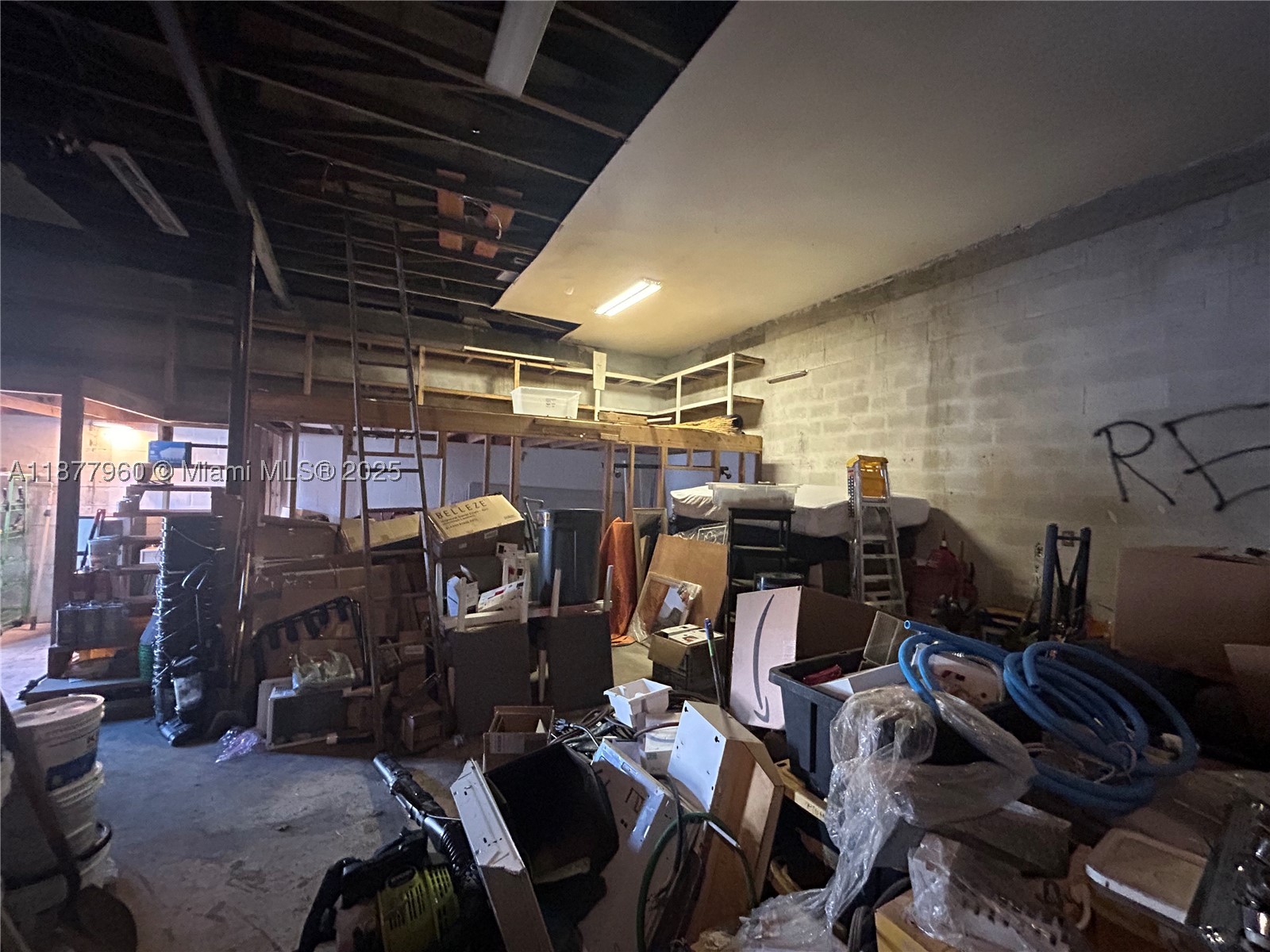 2028 Buchanan St Property Photo 4