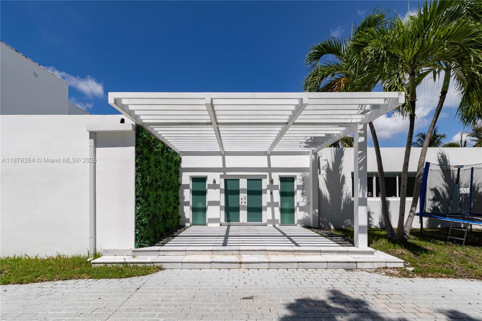 1215 N Biscayne Point Rd Property Photo 3