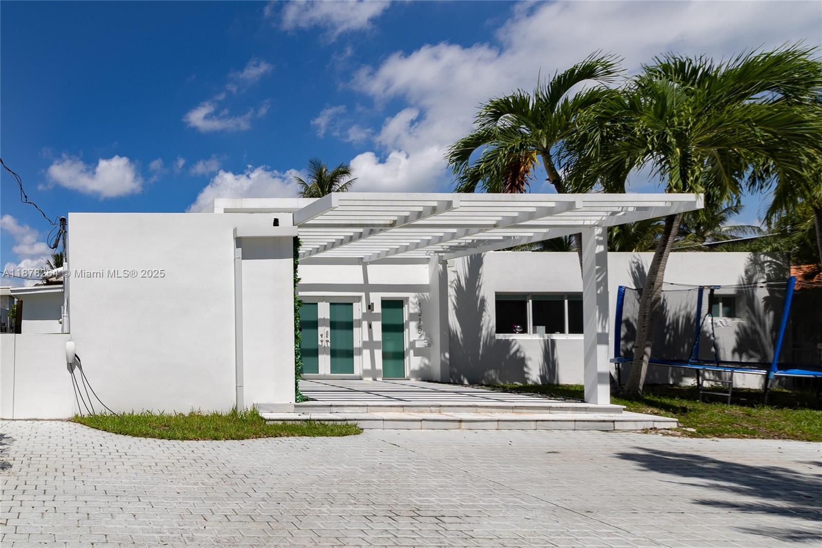 1215 N Biscayne Point Rd Property Photo 5