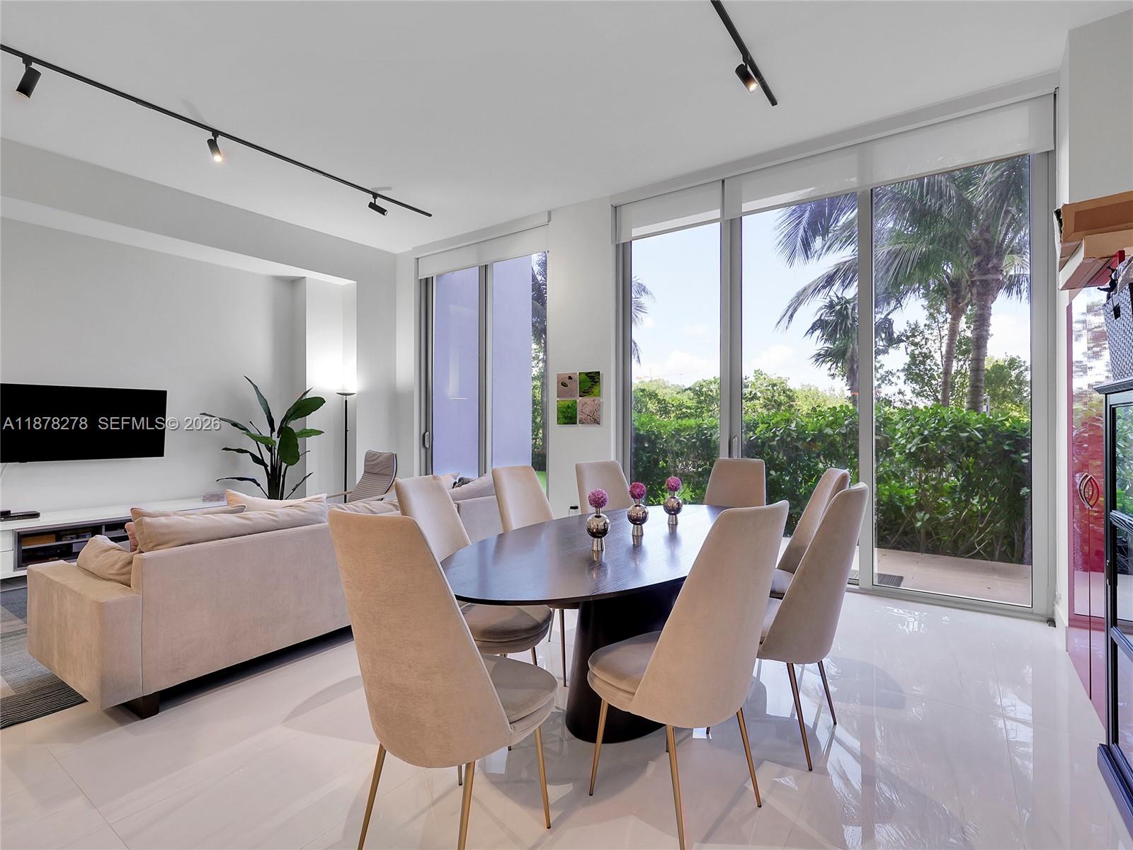 16385 Biscayne Blvd 105 Property Photo 1