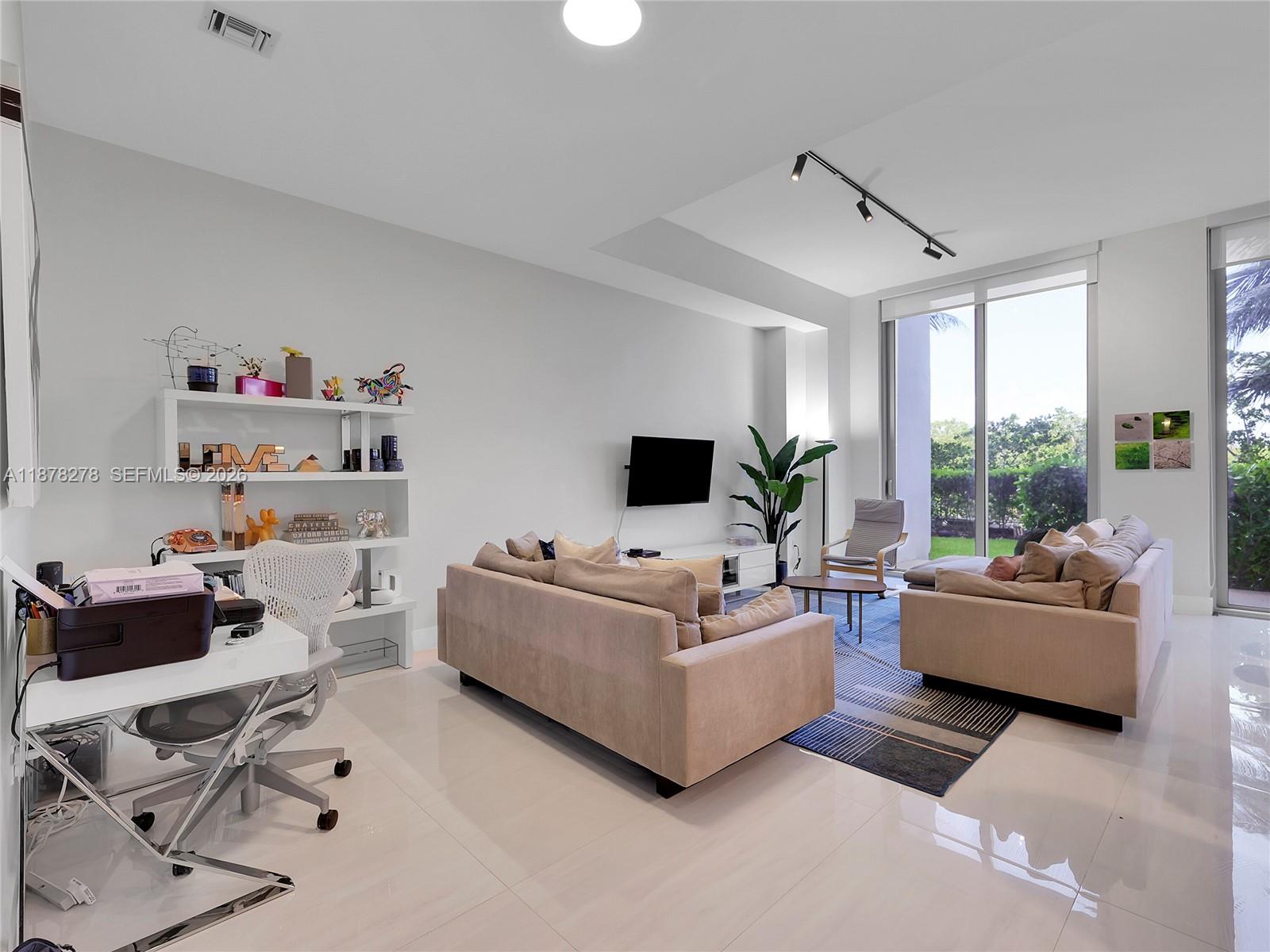 16385 Biscayne Blvd 105 Property Photo 4
