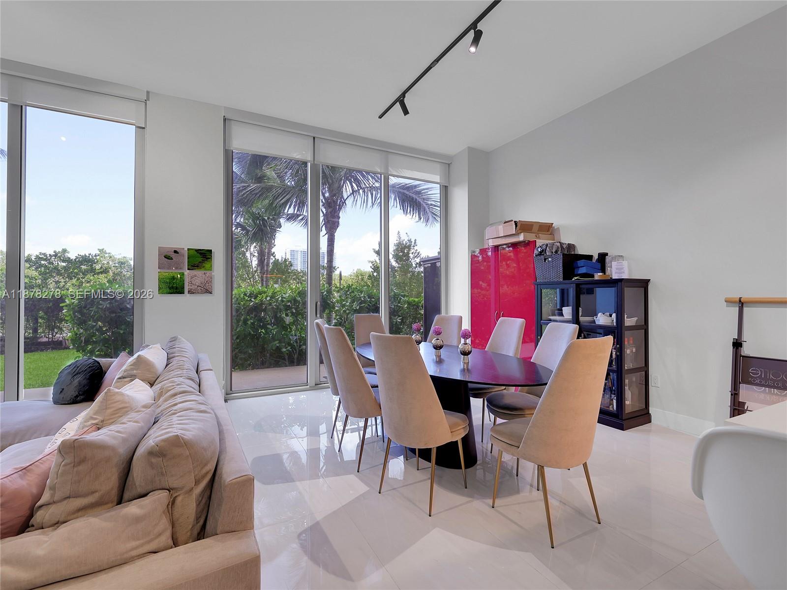 16385 Biscayne Blvd 105 Property Photo 8