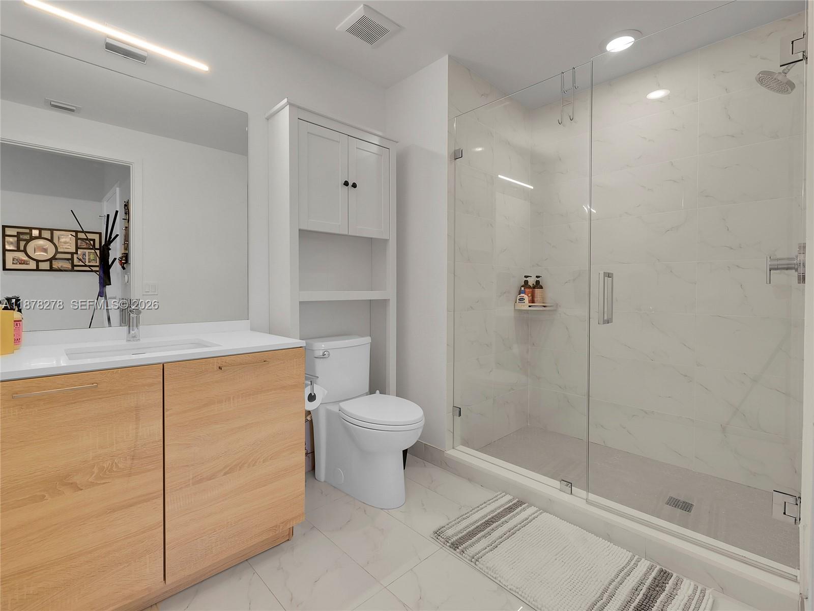 16385 Biscayne Blvd 105 Property Photo 11