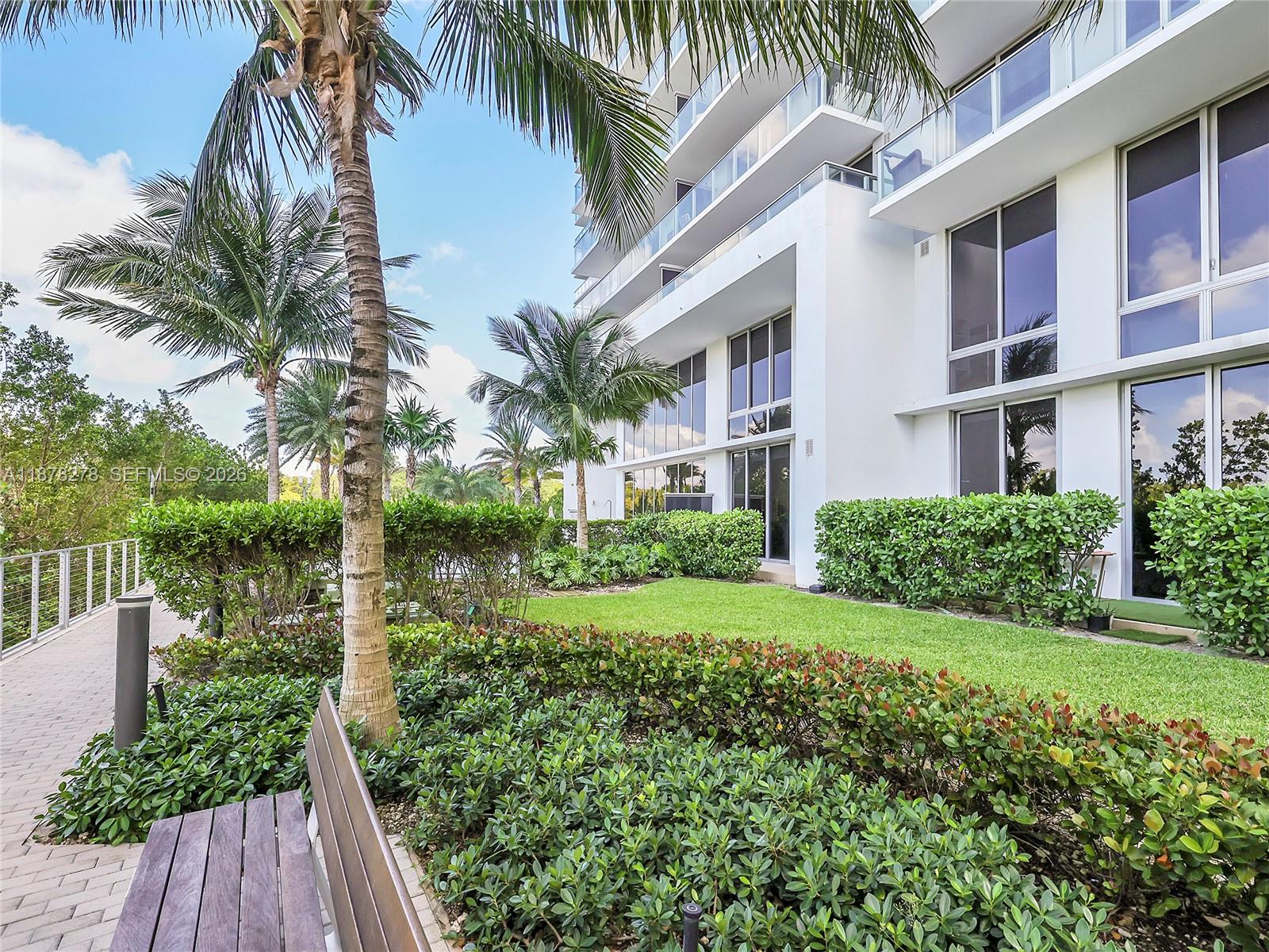 16385 Biscayne Blvd 105 Property Photo 25