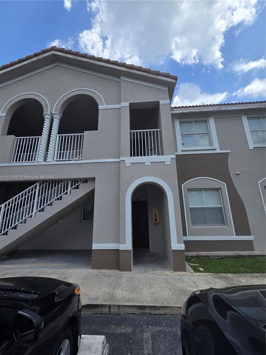 1661 SE 28th St 203 Property Photo 1