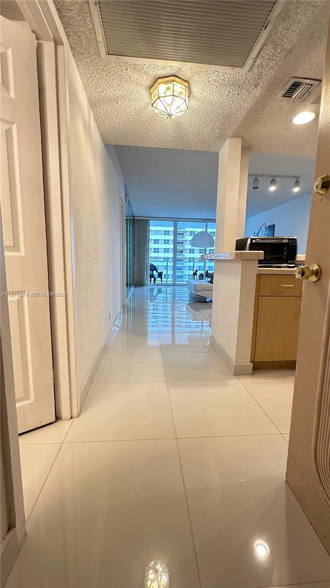 2030 S Ocean Dr 725 Property Photo 4