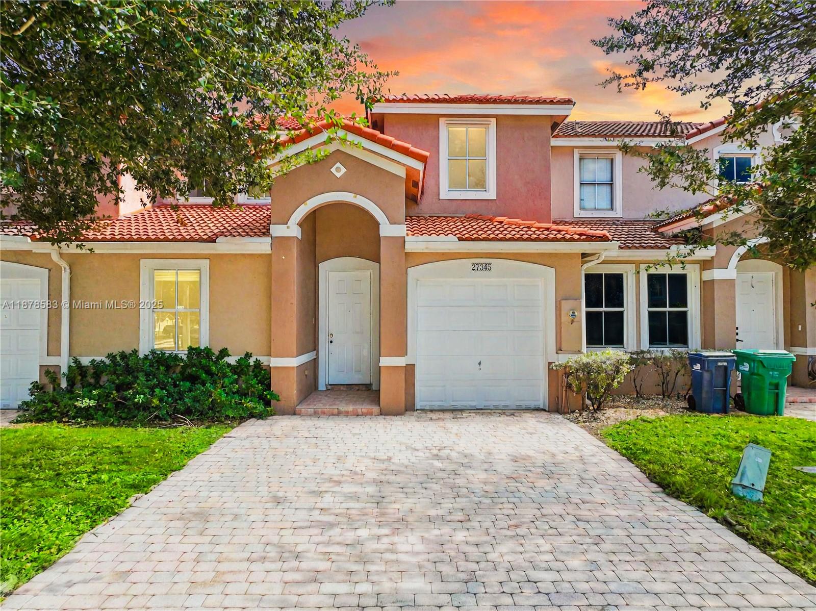 27345 SW 138th Ct Property Photo 1