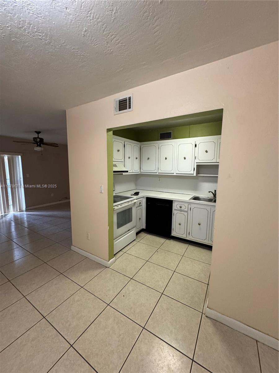 10353 N Kendall Dr Bb2 Property Photo 5