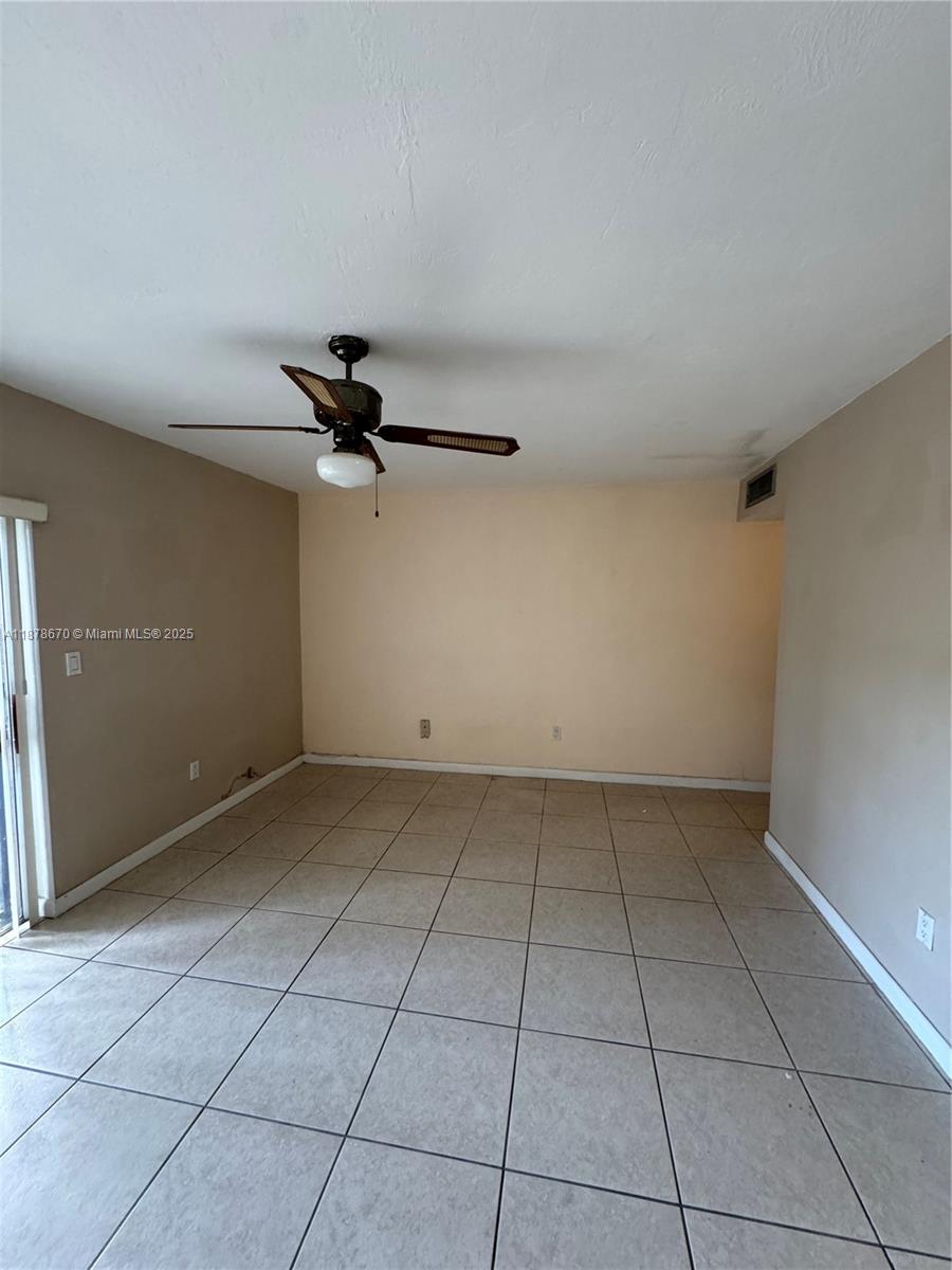 10353 N Kendall Dr Bb2 Property Photo 6