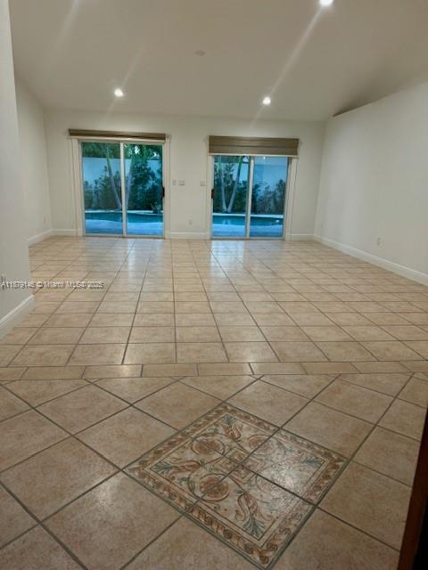 7425 Sw 170th Ter Property Photo 4