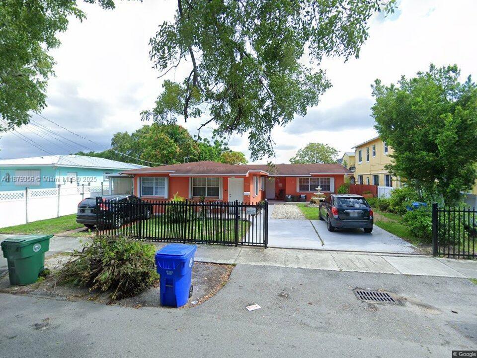 2915 SW 4th St Property Photo 1