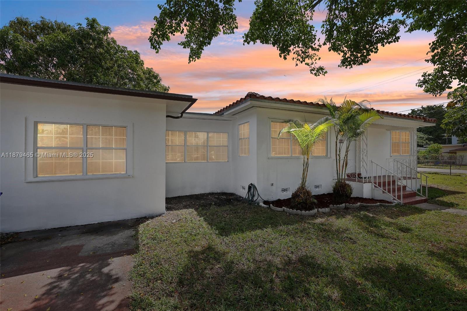 1121 Sw 36th Ave Property Photo 3