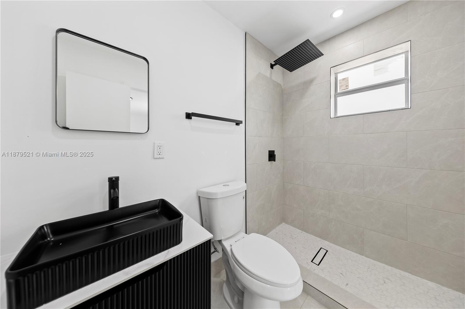 651 Nw 9th St Property Photo 10