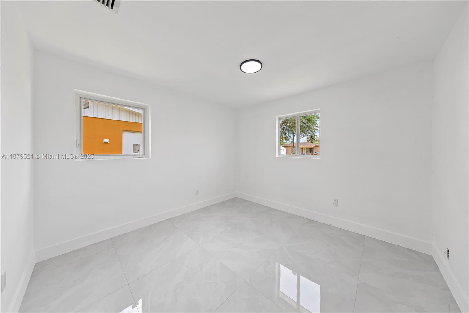 651 Nw 9th St Property Photo 19