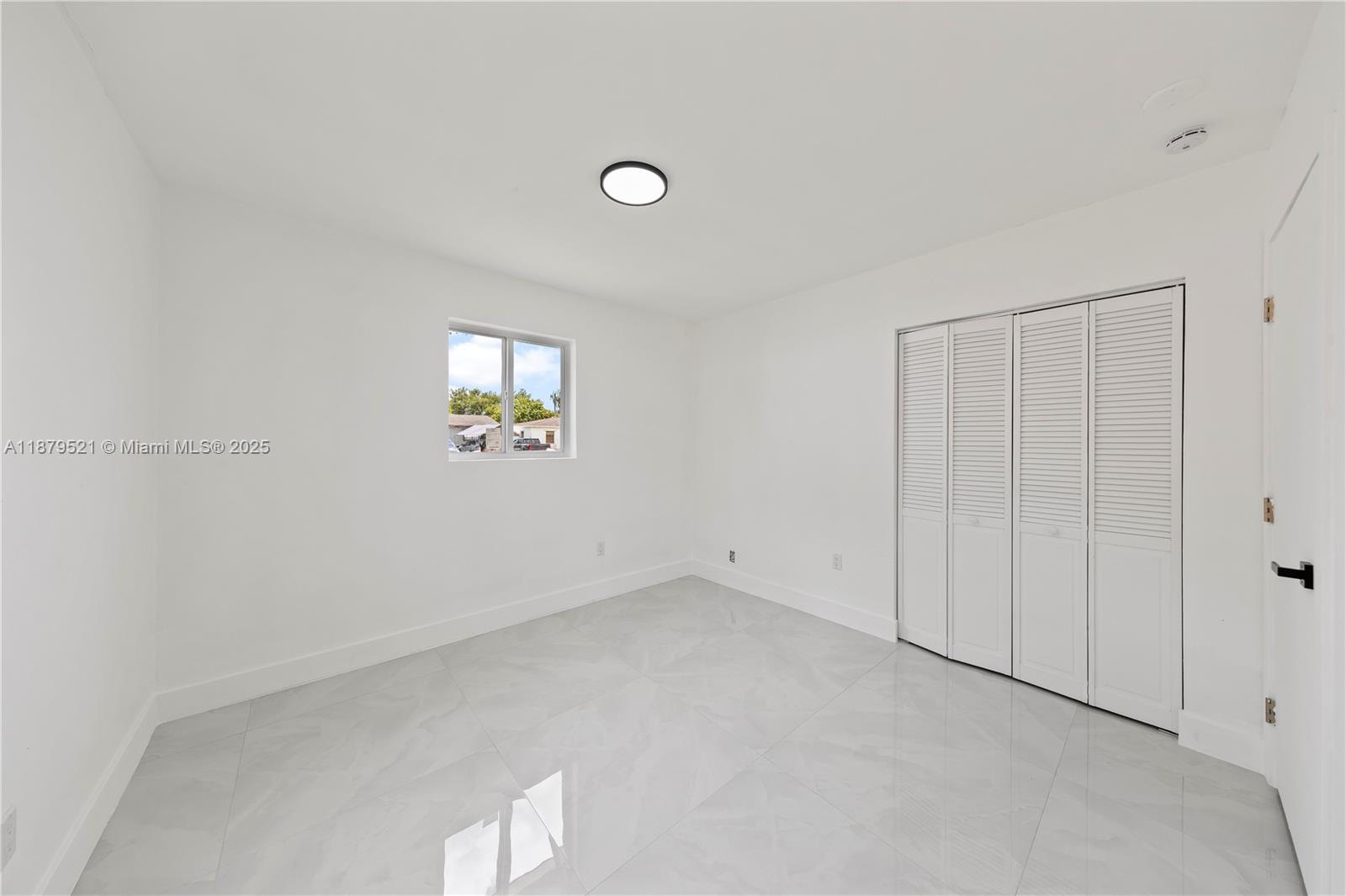 651 Nw 9th St Property Photo 21