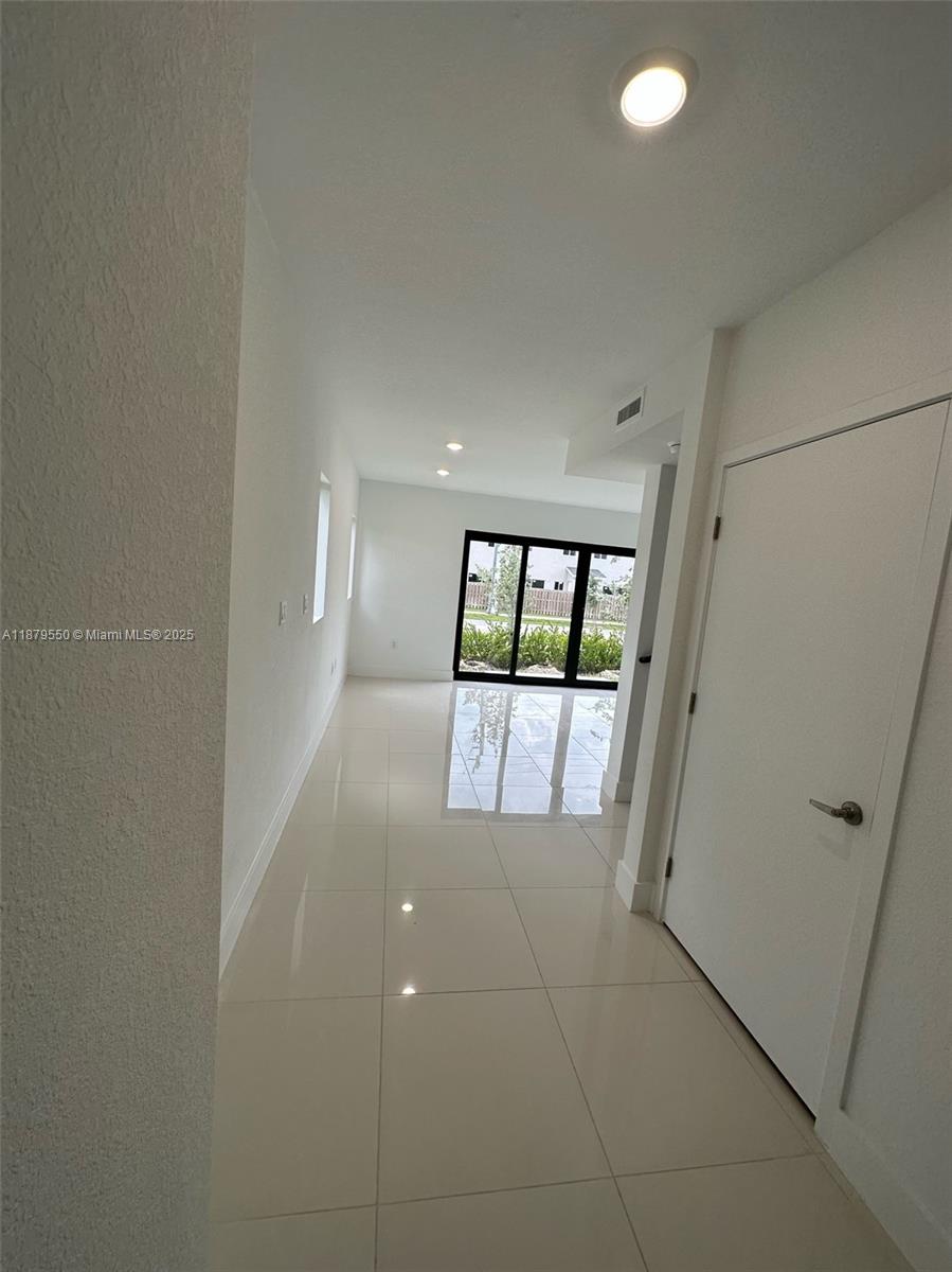 1184 Nw 3rd St 1184 Property Photo 6