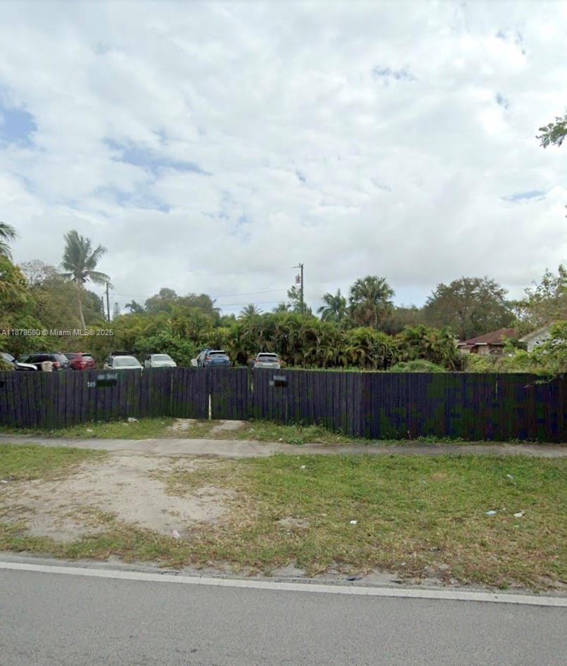 15505 N Miami Ave Property Photo 3