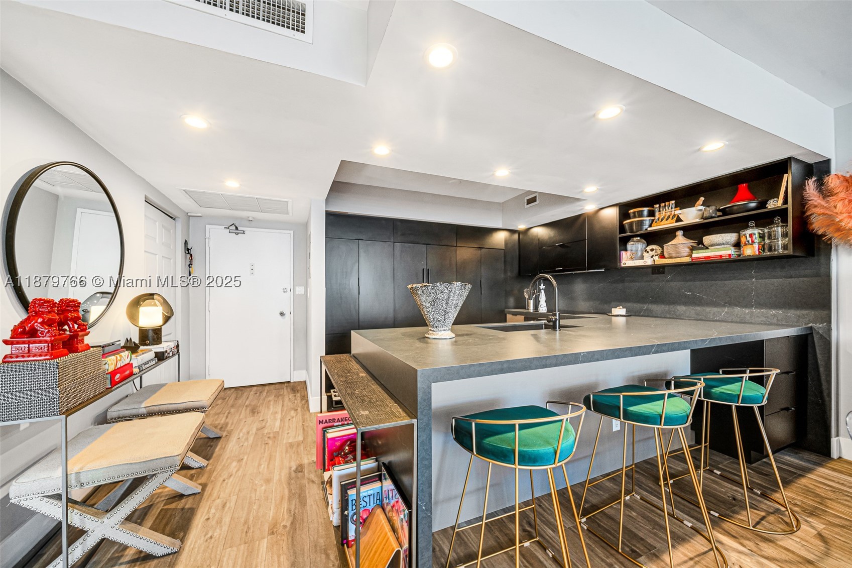 5600 Collins Ave 12e Property Photo 4