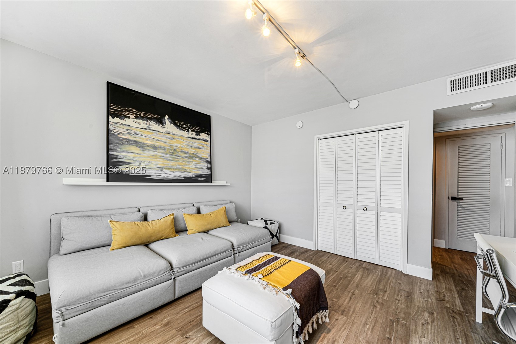 5600 Collins Ave 12e Property Photo 42