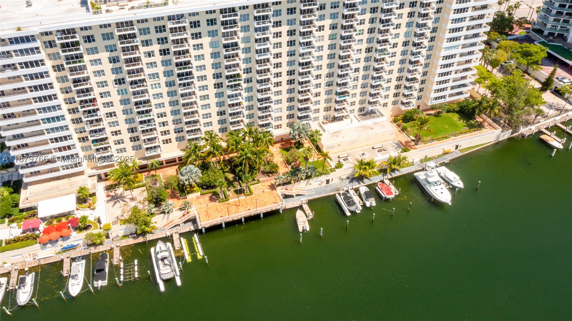 5600 Collins Ave 12e Property Photo 45