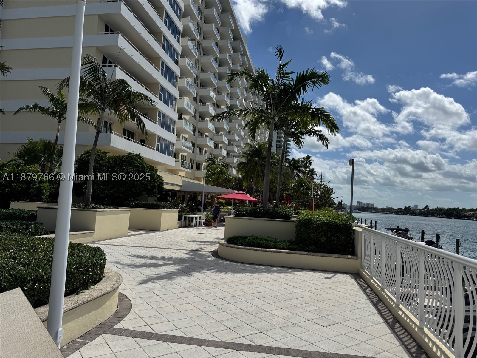 5600 Collins Ave 12e Property Photo 68